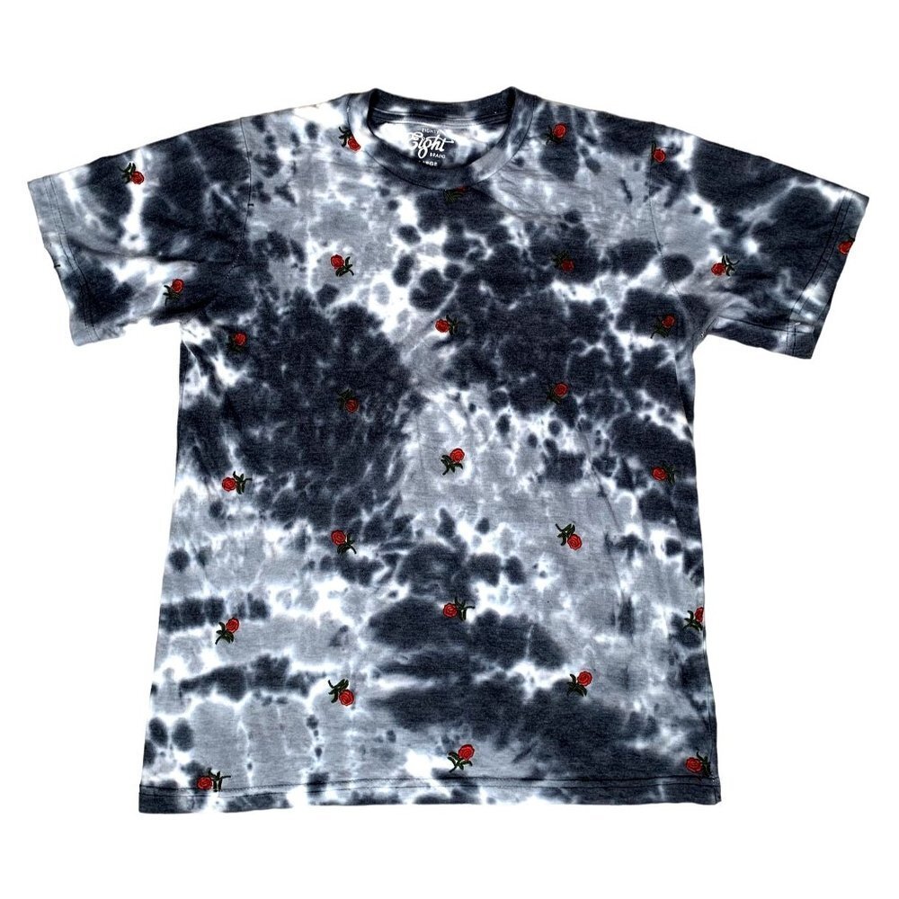 Eighty Eight Stormy Sky and Roses T-Shirt Size Large